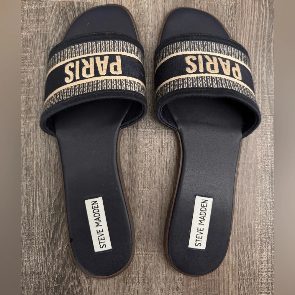 Auth.✅ NWOB RARE Steve Madden “Knox” Slides in “Paris” Size 9.5✨